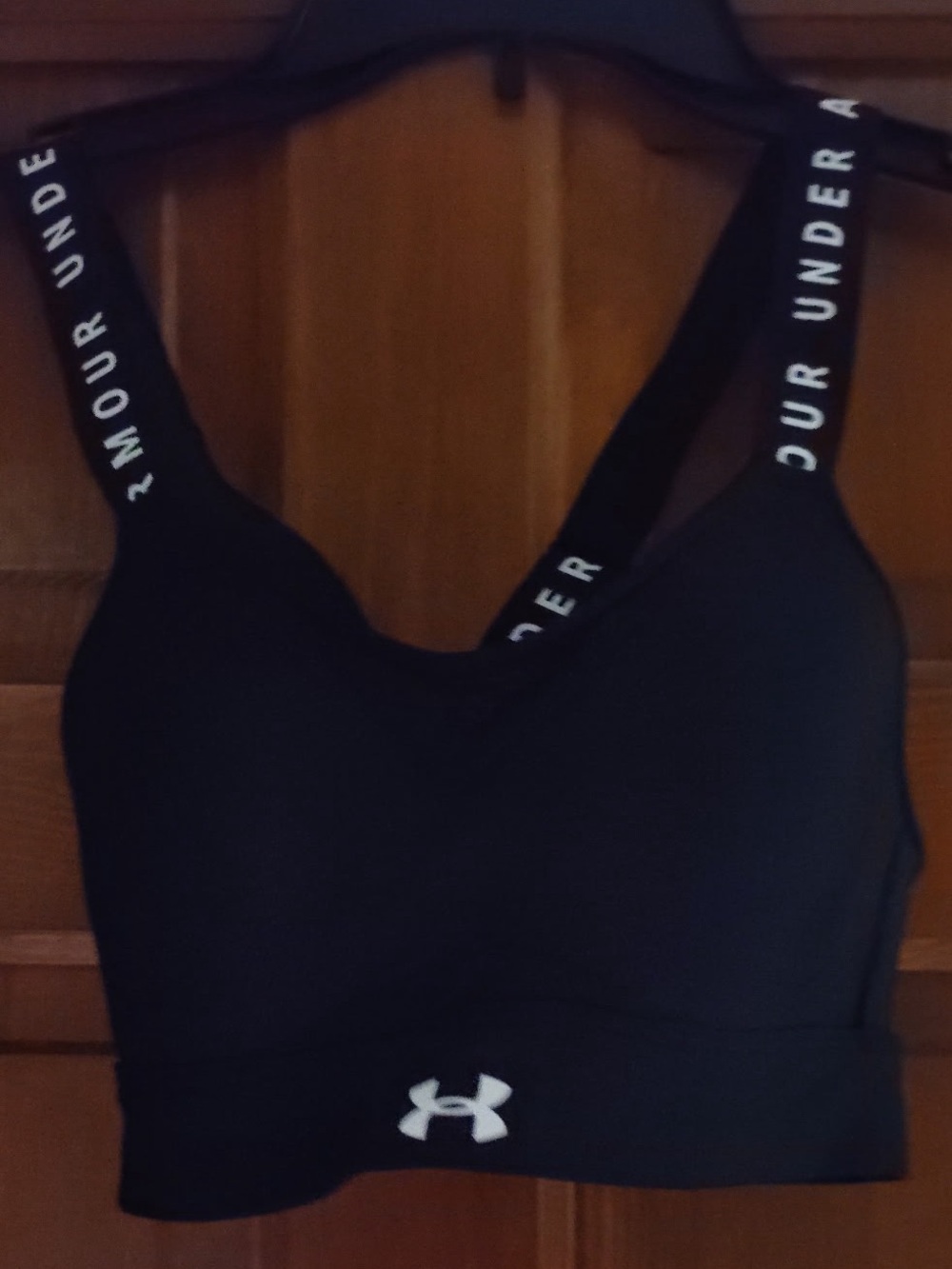 UA INFINITY HIGH IMPACT SPORTS BRA      Under Armour Black Racerback Sports Bra